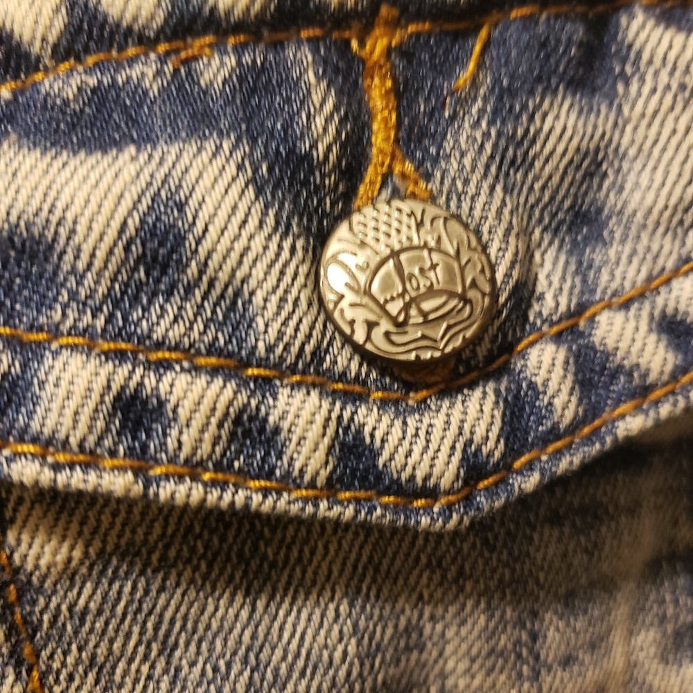 Vest - Picture 3 of 4